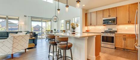 House (3 Bedrooms) | Interior