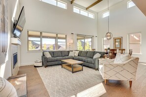 Interior - Furnished Deck & Hot Tub: Chic Granby Home! (Granby)
