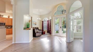 Rumah (5 Bedrooms) | Interior