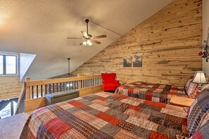 Apartment (0 Bedroom) | Interior - 2 Mi to Skiing: Studio w/ Pool Access in Granby! (Granby)