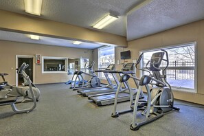 Apartment (0 Bedroom) | Interior - 2 Mi to Skiing: Studio w/ Pool Access in Granby! (Granby)