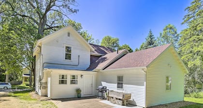 Family-friendly Menomonie Retreat: Walk to Town!