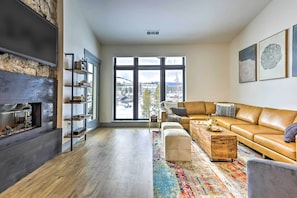 Apartment (3 Bedrooms) | Interior - Condo w/ Mountain Views in Heart of Downtown! (Winter Park)