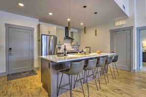 Apartment (3 Bedrooms) | Interior - Condo w/ Mountain Views in Heart of Downtown! (Winter Park)