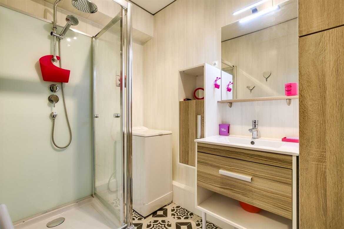 Douche, papier toilette