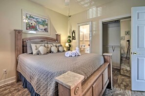 2 bedrooms, laptop workspace, iron/ironing board, bed sheets - Lovely Myrtle Beach Retreat - Near Golf Course! (Myrtle Beach)