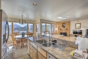 Apartment (2 Bedrooms) | Interior - Condo w/ Views & Hot Tub Access in Silverthorne! (Silverthorne)