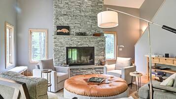 House (3 Bedrooms) | Front of property