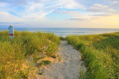 Airy Nantucket Escape in Historic Downtown!