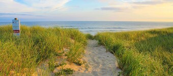 Airy Nantucket Escape in Historic Downtown!