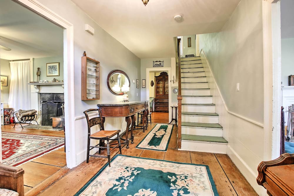 Historic Huntington Home - Walk to Westfield River - Western Massachusetts, MA
