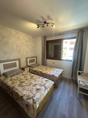 2 bedrooms, Internet, bed sheets - Oasis of Peace in Torrevieja – Luxury Residence, 3 Pools & 2 min from the Sea (Torrevieja)