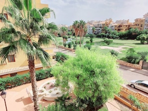 Property grounds - Oasis of Peace in Torrevieja – Luxury Residence, 3 Pools & 2 min from the Sea (Torrevieja)
