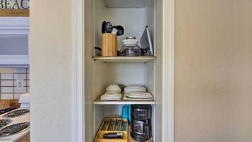 Apartment (0 Bedroom) | Interior