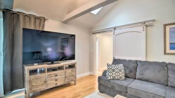 House (6 Bedrooms) | Interior