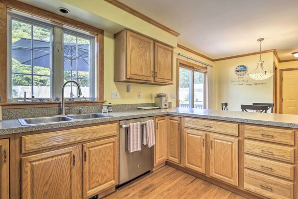 House (5 Bedrooms) | Interior