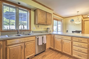 House (5 Bedrooms) | Interior - Onset Home w/ Deck: Walk to Beach on Buzzards Bay! (Buzzards Bay)