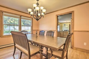 House (5 Bedrooms) | Interior