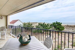Outdoor dining - Beachfront Ocean City Vacation Rental Condo! (Ocean City)