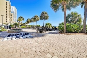 Interior - 1 Mi to Myrtle Beach Boardwalk: Oceanfront Condo (Myrtle Beach)