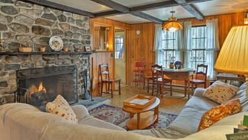 House (2 Bedrooms) | Front of property