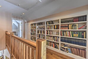 Cottage (2 Bedrooms) | Interior