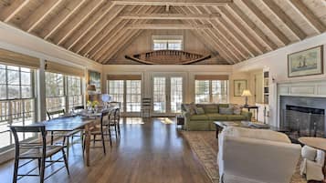 Cottage (2 Bedrooms) | Interior