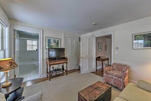 Cottage (2 Bedrooms) | Interior