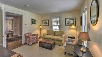 Cottage (2 Bedrooms) | Interior