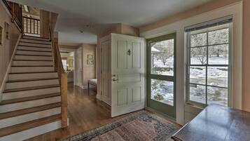 Cottage (2 Bedrooms) | Interior