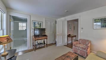 Cottage (2 Bedrooms) | Interior