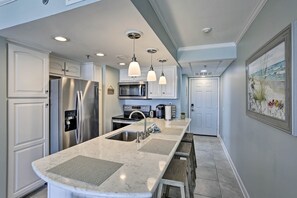 Interior - Bright PCB Condo w/ Gulf Views & Beach Access! (Panama City Beach)