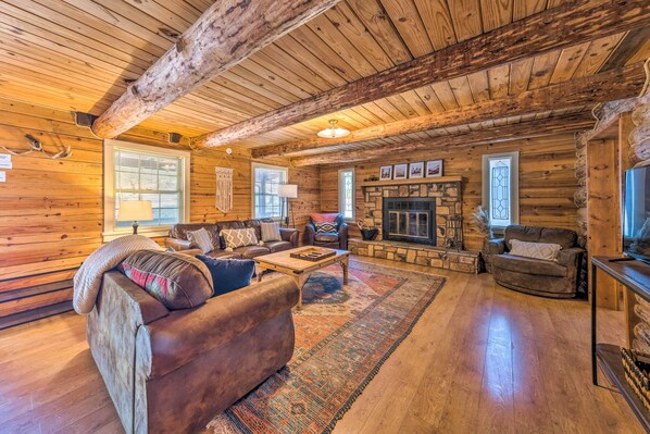 المنشأة من الداخل