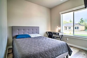 House (3 Bedrooms) | 3 bedrooms, iron/ironing board, bed sheets - Modern Medford Escape ~ 3 Mi to Downtown! (Medford)