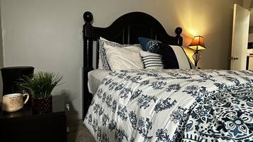 Condo Royal | 2 phòng ngủ, bộ đồ giường cao cấp, chăn bông, nệm có lớp đệm bông