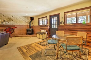 Interior - 1 Mi to Peak 7: Home w/ Hot Tub in Breckenridge! (Breckenridge)