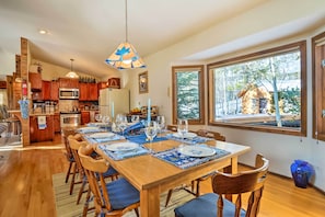 Interior - 1 Mi to Peak 7: Home w/ Hot Tub in Breckenridge! (Breckenridge)