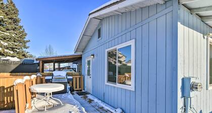 Updated Townhome: Near Airport & Shopping!