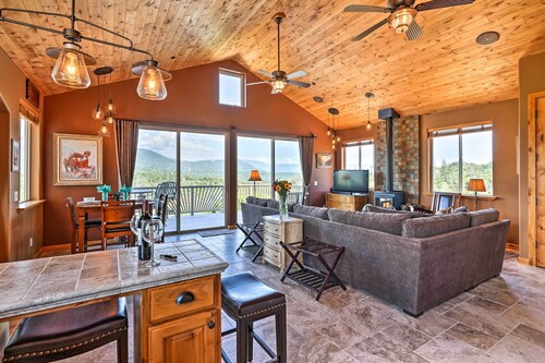 28 Mi to Yosemite: Lovely Mtn Cottage w/ Deck!