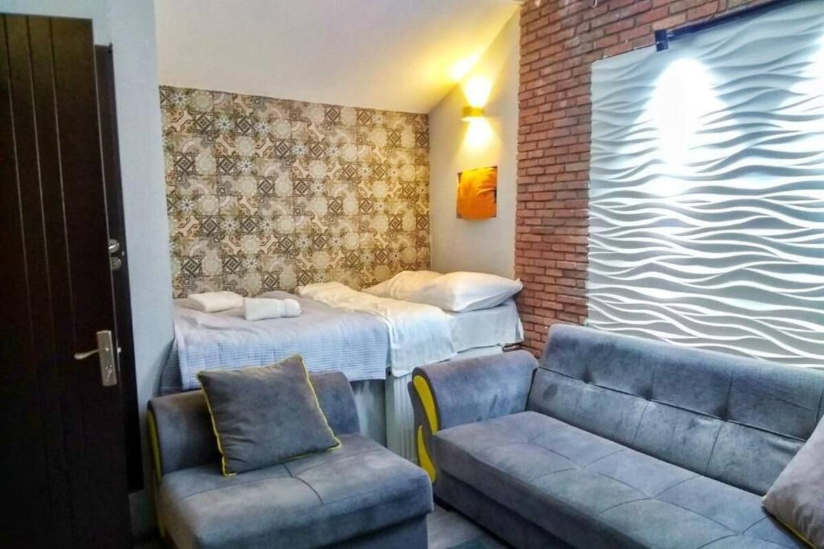 Exclusive Apartment | Premium bedding, blackout drapes, iron/ironing board (on request)