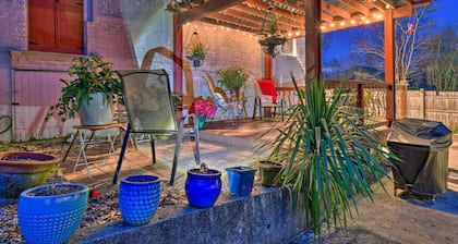 2 Mi to Oaklawn Casino: Home w/ Peaceful Yard!