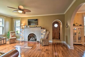 House (3 Bedrooms) | Interior - 2 Mi to Oaklawn Casino: Home w/ Peaceful Yard! (Hot Springs)