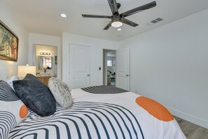 House (3 Bedrooms) | Interior - Pool & Mountain Views: Palm Springs Home (Palm Springs)