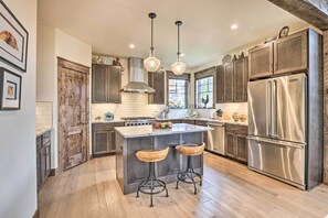 Interior - Breck Cabin w/ Hot Tub ~ 2 Mi to Main Street! (Breckenridge)