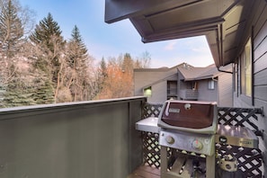 Apartment (2 Bedrooms) | Interior - Cozy Avon Condo w/ Grill: Walk to Ski Shuttle (Avon)
