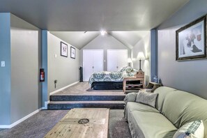 Apartment (3 Bedrooms) | Interior - Ruidoso Downs Condo w/ Mtn View + Balcony! (Ruidoso Downs)