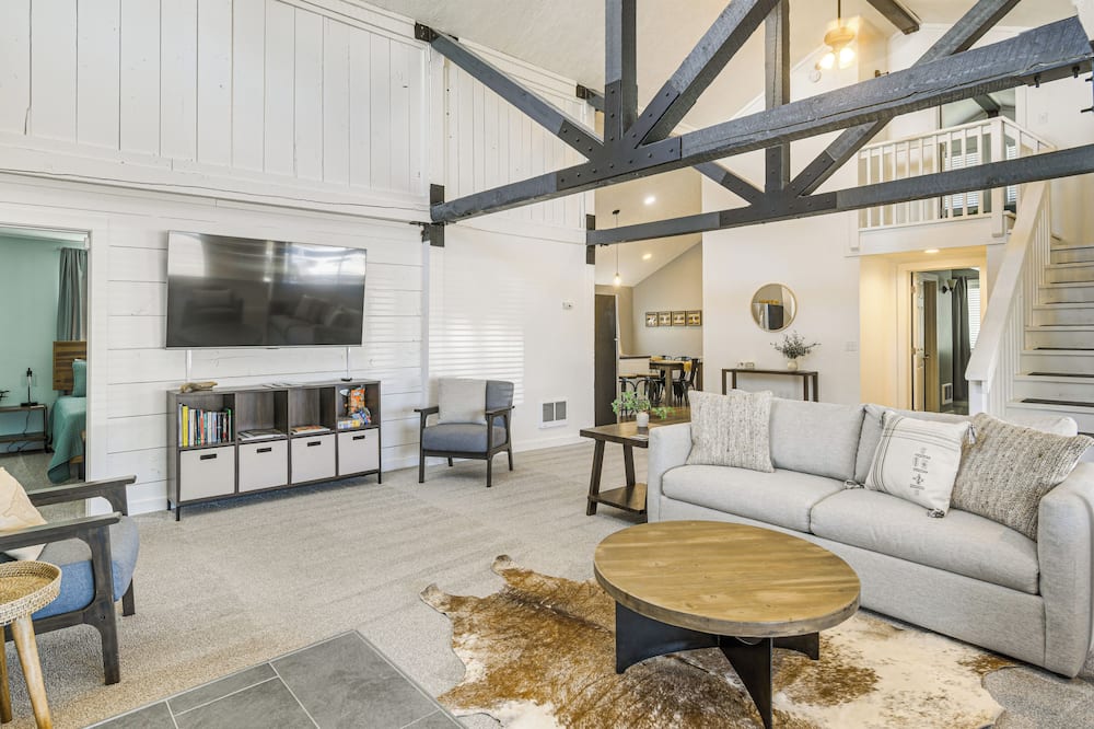 Centrally Located Pinedale Vacation Rental!