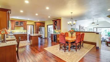 House (2 Bedrooms) | Interior