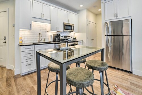 Traverse City Condo: Half Mi to Front Street!