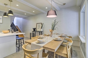 Apartment (3 Bedrooms) | Interior - Central Philly Townhome w/ Patio & City Views! (Philadelphia)
